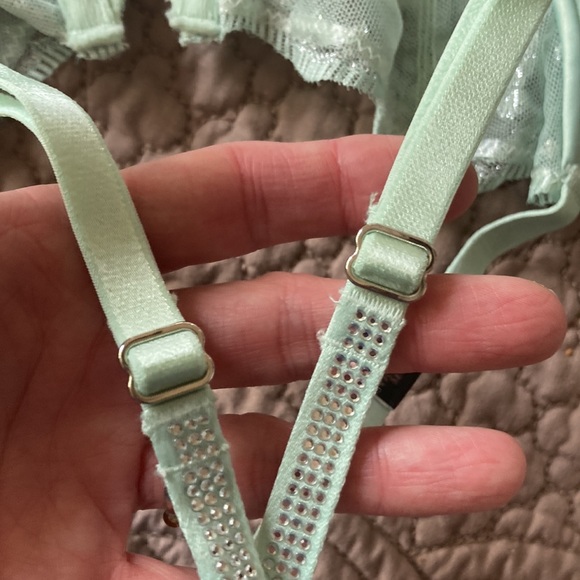 Victoria’s Secret soft mint green 34C bra NWT - Picture 14 of 14